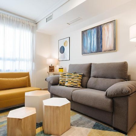 San Bernardo Boutique - Free Parking Apartment Sevilla Bagian luar foto