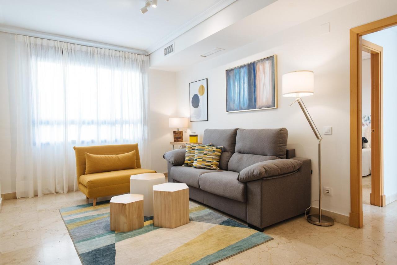 San Bernardo Boutique - Free Parking Apartment Sevilla Bagian luar foto
