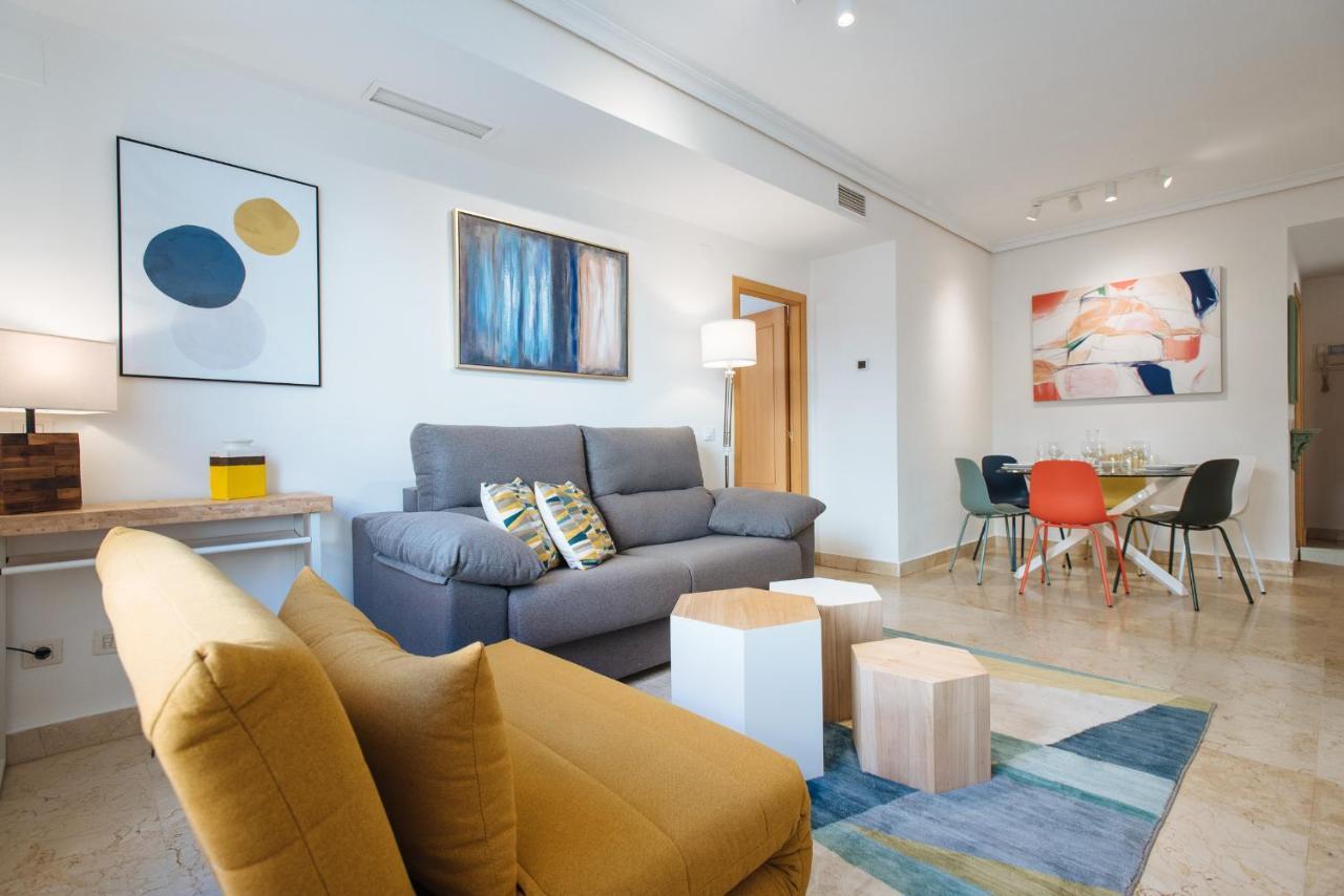 San Bernardo Boutique - Free Parking Apartment Sevilla Bagian luar foto